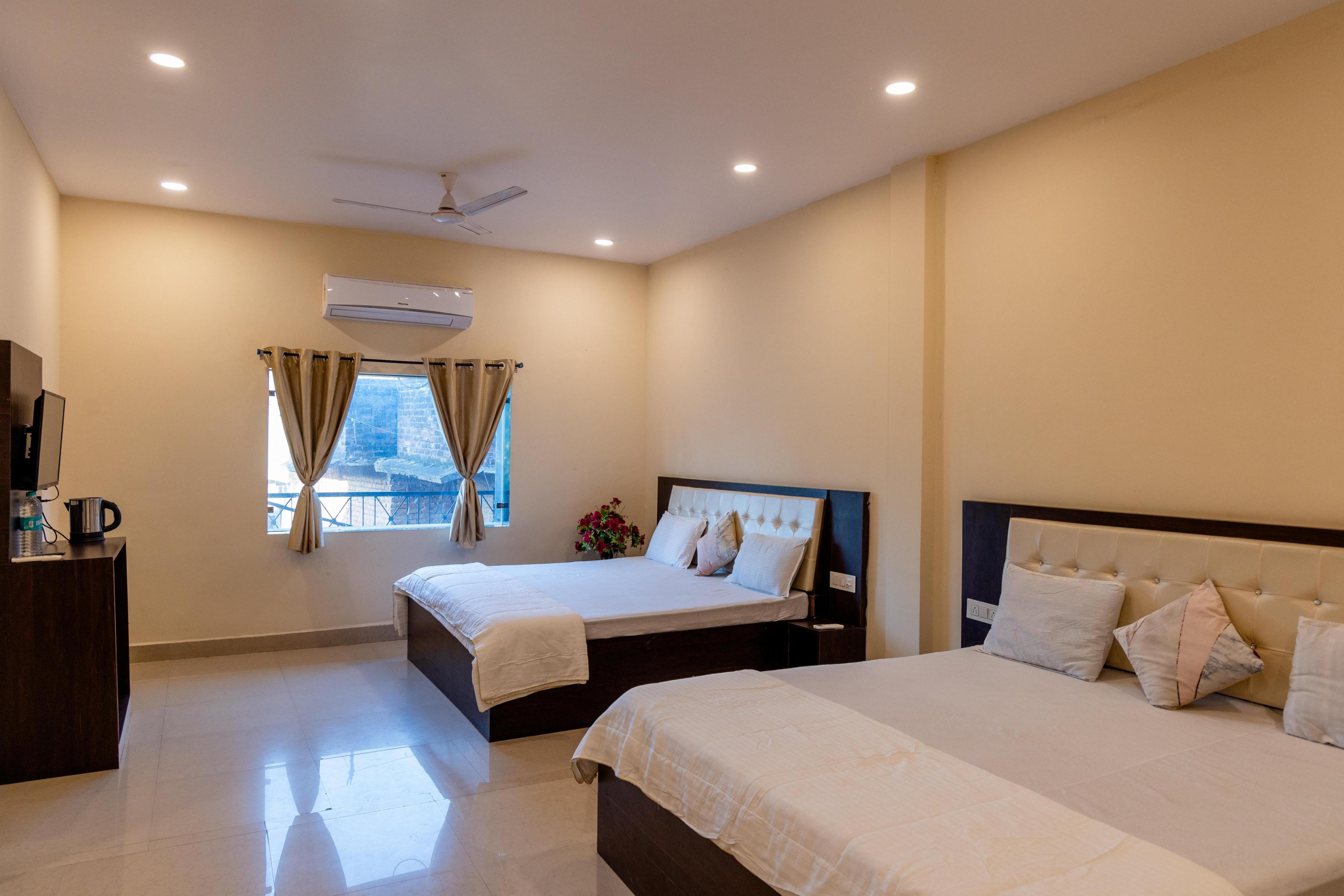 Hotel Amrit Vatika Room Type - 2 Bedroom Suite with Air Conditioning Hotel Amrit Vatika Room Type - 2 Bedroom Suite with Air Conditioning