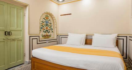 Raghunath Haveli - A BoutiqueHomestay Room Type - Superior Queen Room Raghunath Haveli - A BoutiqueHomestay Room Type - Superior Queen Room