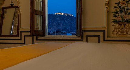 Raghunath Haveli - A BoutiqueHomestay Room Type - Superior Queen Room with Nahargarh Fort view Raghunath Haveli - A BoutiqueHomestay Room Type - Superior Queen Room with Nahargarh Fort view