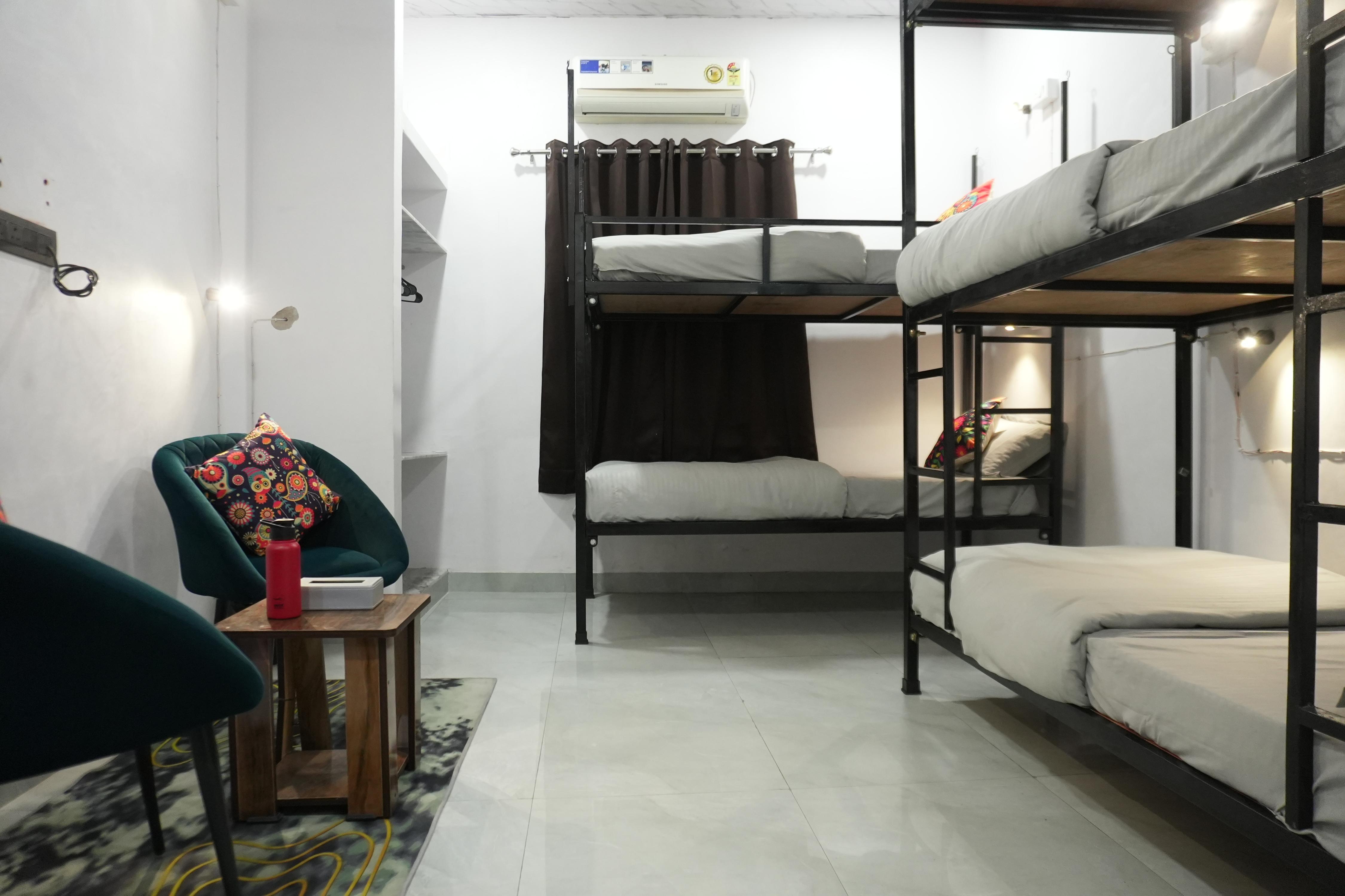 Funky Backpackers By Sunshin Hoteliers - Tap to explore photos