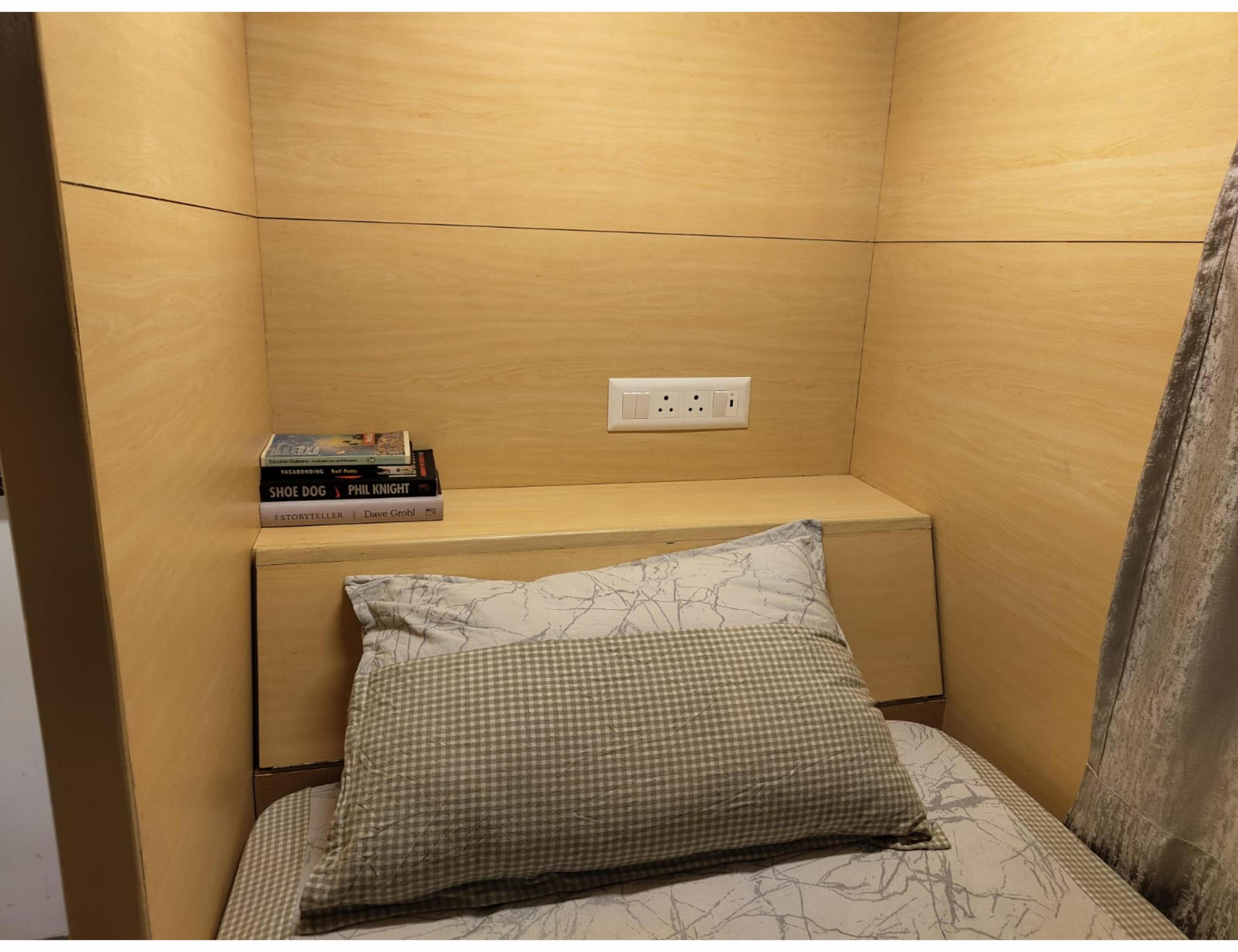 Commune PODS Golf Course Road | Dorms/Hostel - Tap to explore photos
