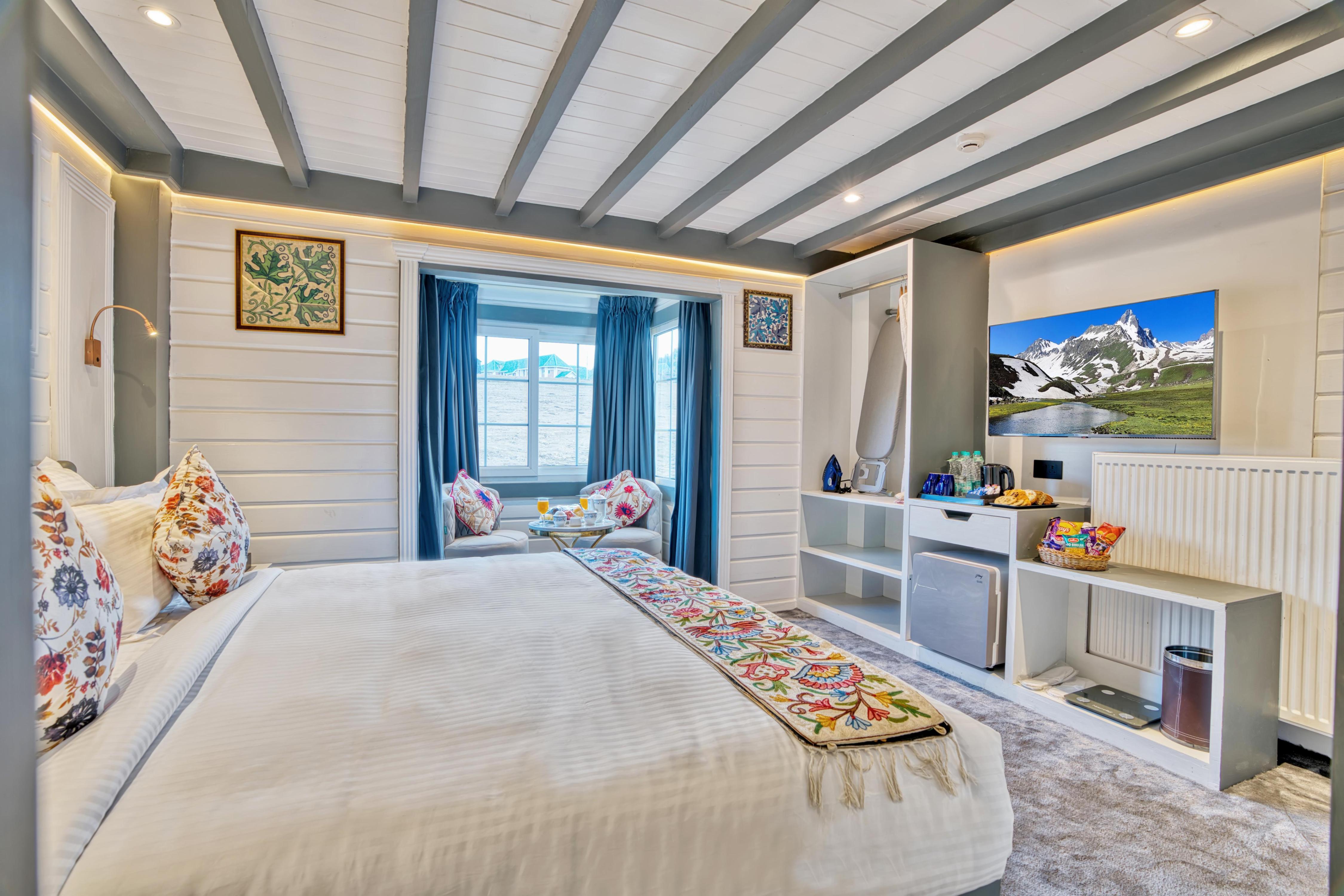 Green Rooms Resort Gulmarg Room Type - Luxury Room Ground Floor (Gulmarg View)