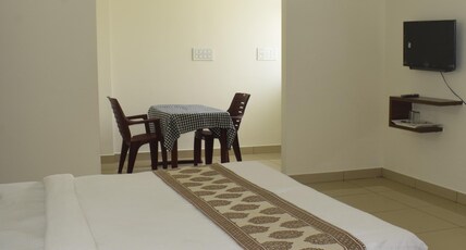 Sri Darshini Comfort Room Type - Deluxe King Double AC