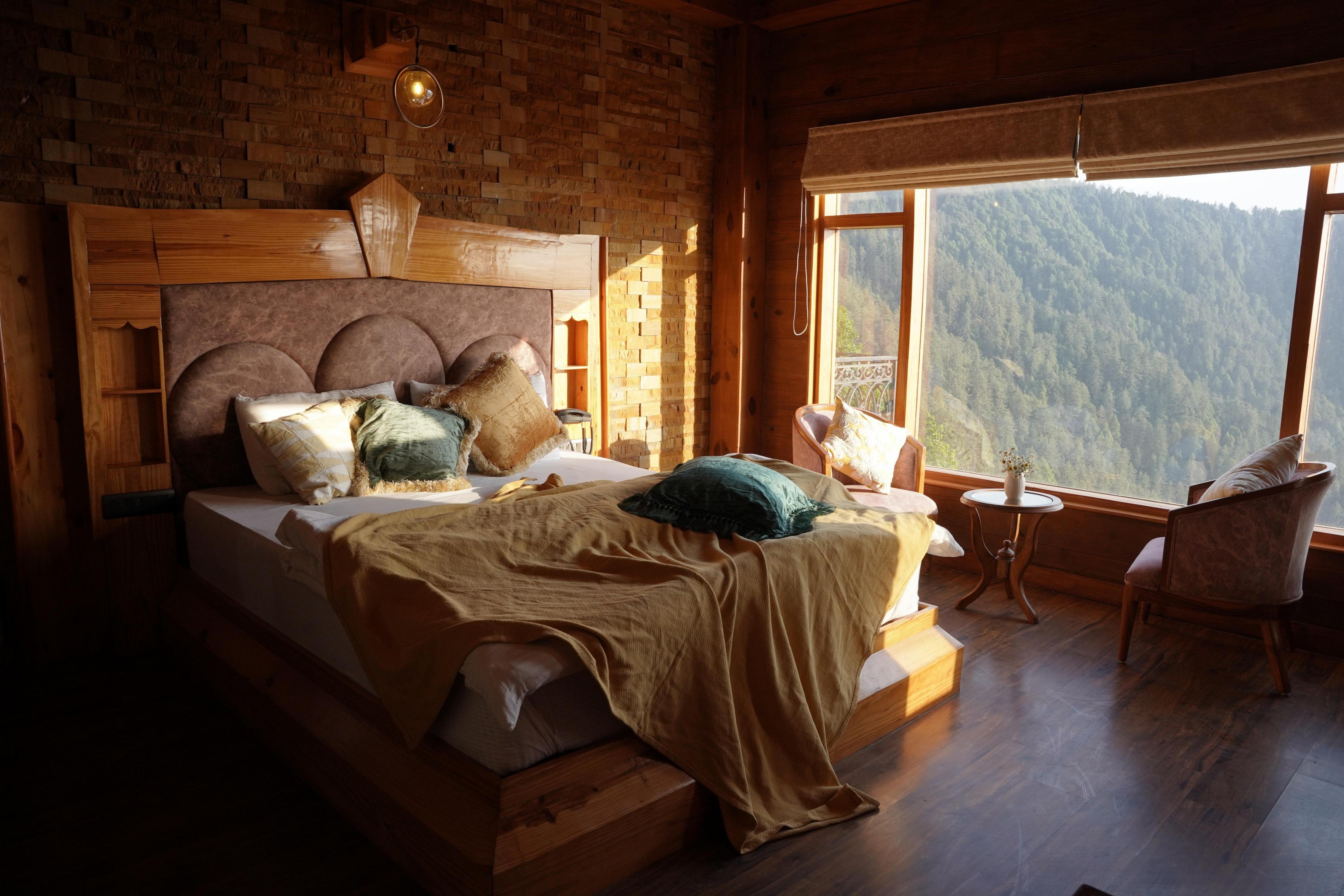 The Hunters Retreat: A Heritage 3BHK Villa Escape - Tap to explore photos