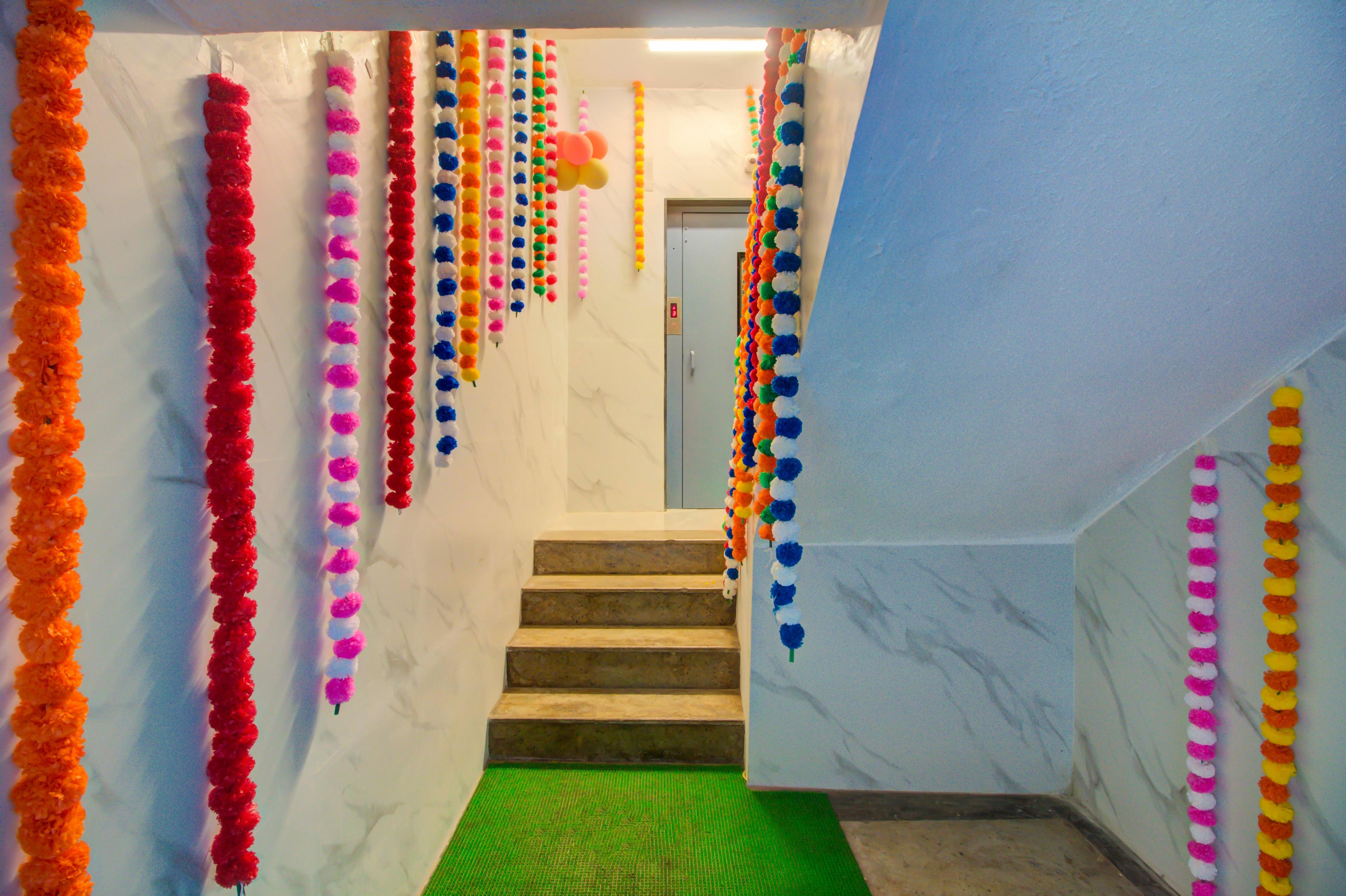Mumbai Dorms - Tap to explore photos