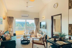 Stunning 2 BHK Apartment with Lift & pool | 5 mins drive to Candolim Beach