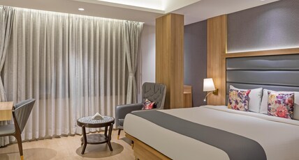 Hill Berry - A SoVo Hotel Room Type - Premium Room with Bathtub Pool Facing Hill Berry - A SoVo Hotel Room Type - Premium Room with Bathtub Pool Facing