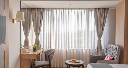 Hill Berry - A SoVo Hotel Room Type - Premium Room with Bathtub City Facing