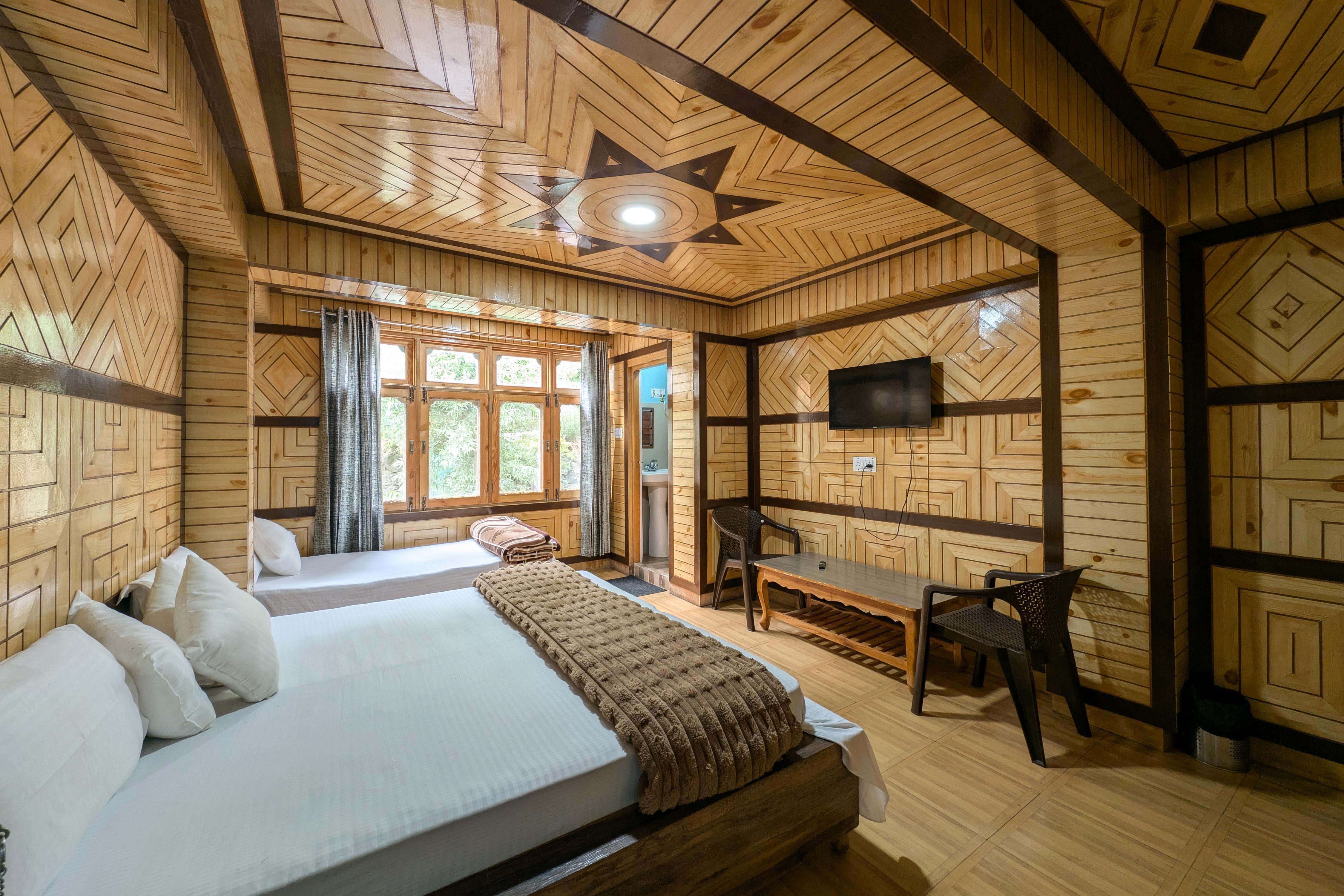 Sizzling Inn Hotel & Restaurant Room Type - Triple Sharing Super Delux Room