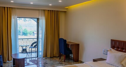 Azara Resort by Scirocco Room Type - EXECUTIVE SUITE WITH BATH TUB