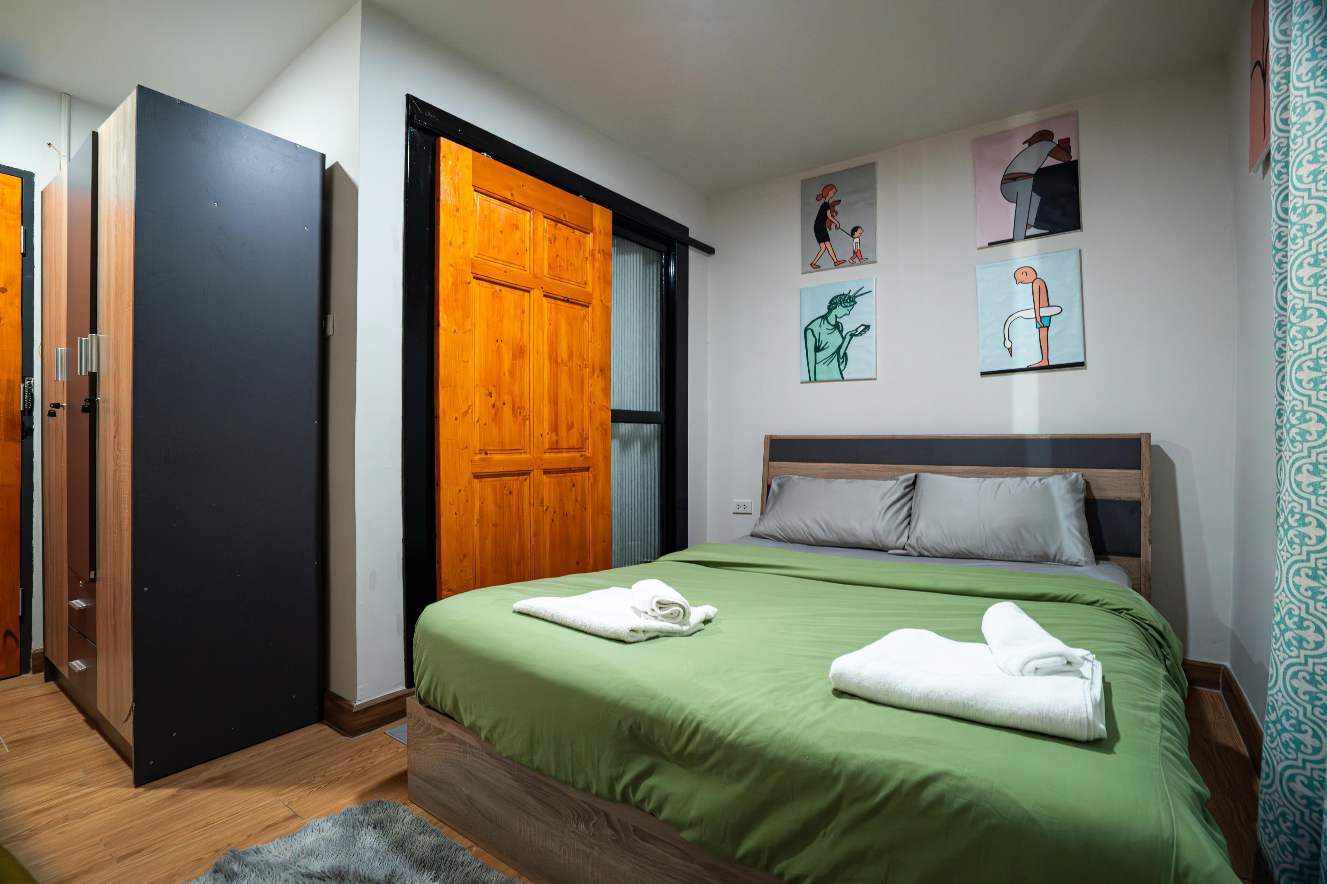Bud Brew & Beyond Room Type - Jean-Claude Room The Art of Action