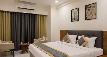 Lemonridge Hotels IDPL Balanagar Room Type - Comfort King room