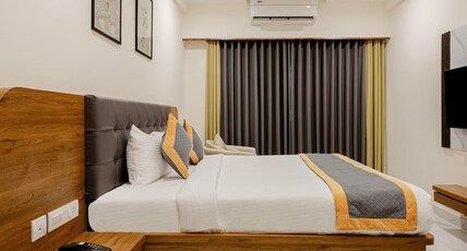 Lemonridge Hotels IDPL Balanagar Room Type - Cozy King Room