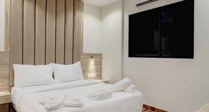 Hotel Amar Residency Room Type - Deluxe Room And Mini bar