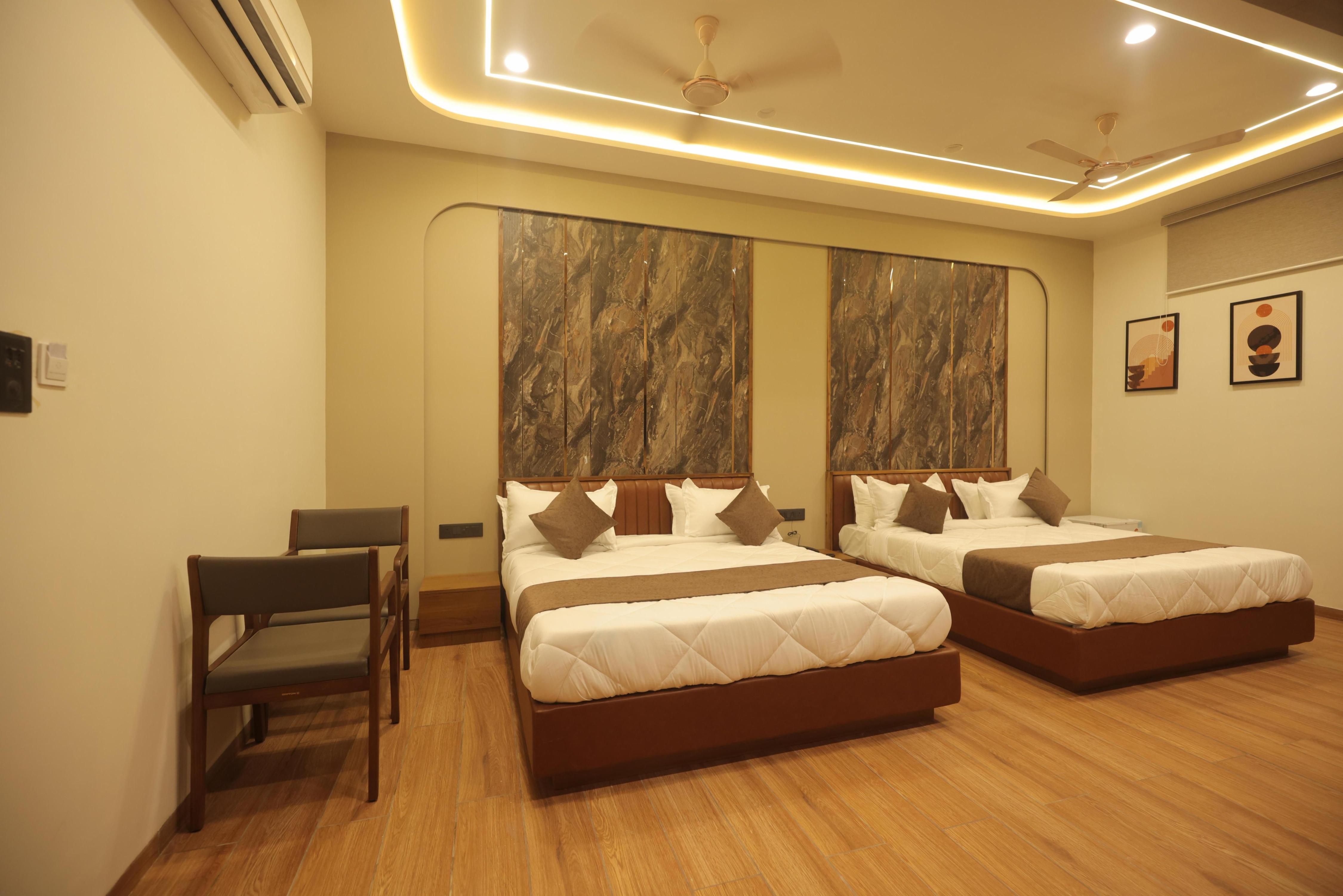 Hotel Raghavji Room Type - PREMIUM FAMILY ROOM