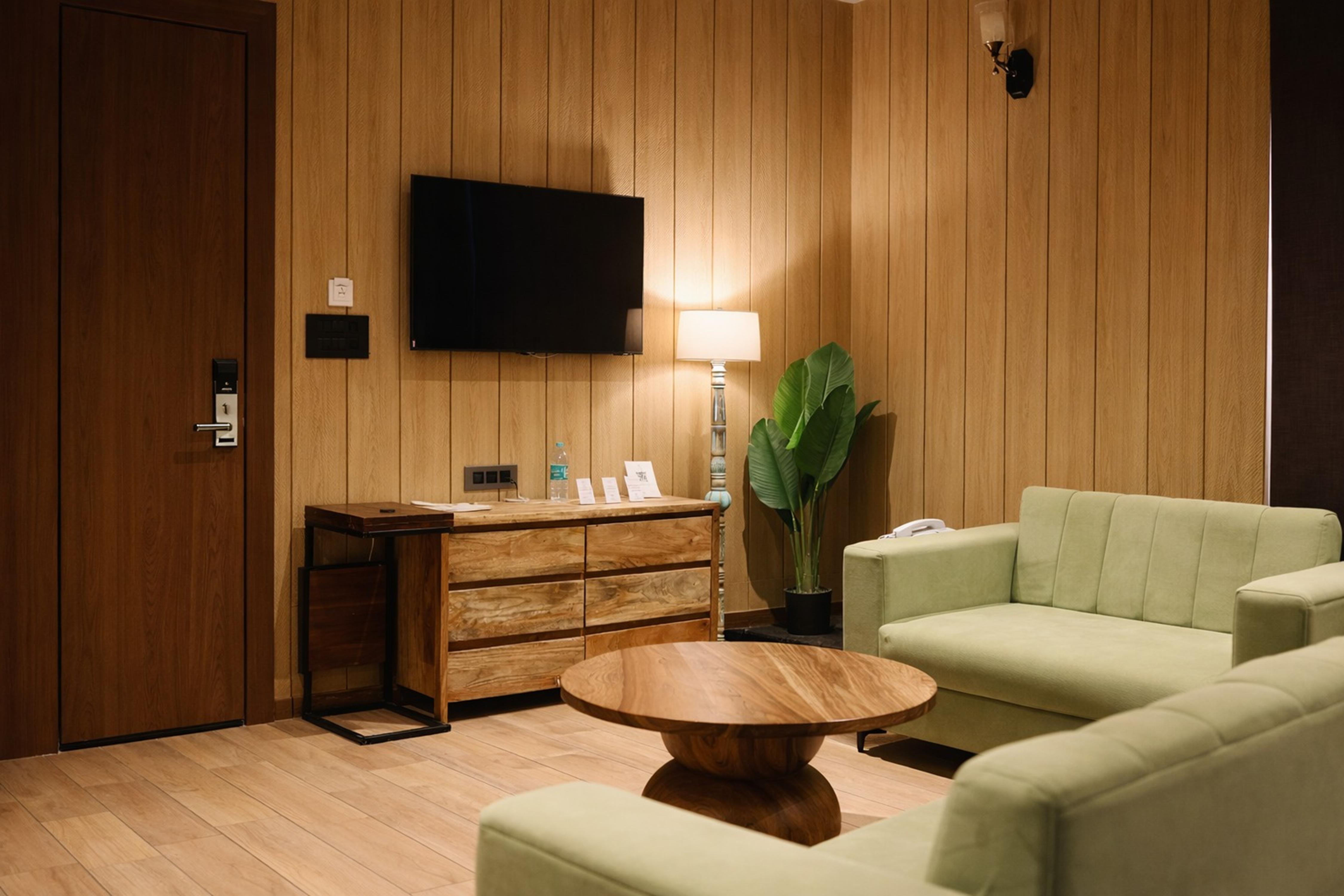 Pleasant Tree Hotels Room Type - Family Suite