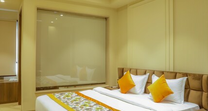 Qotel Signature Coleman @ Janakpuri Room Type - Premium Double Room with & Mini Bar Qotel Signature Coleman @ Janakpuri Room Type - Premium Double Room with & Mini Bar