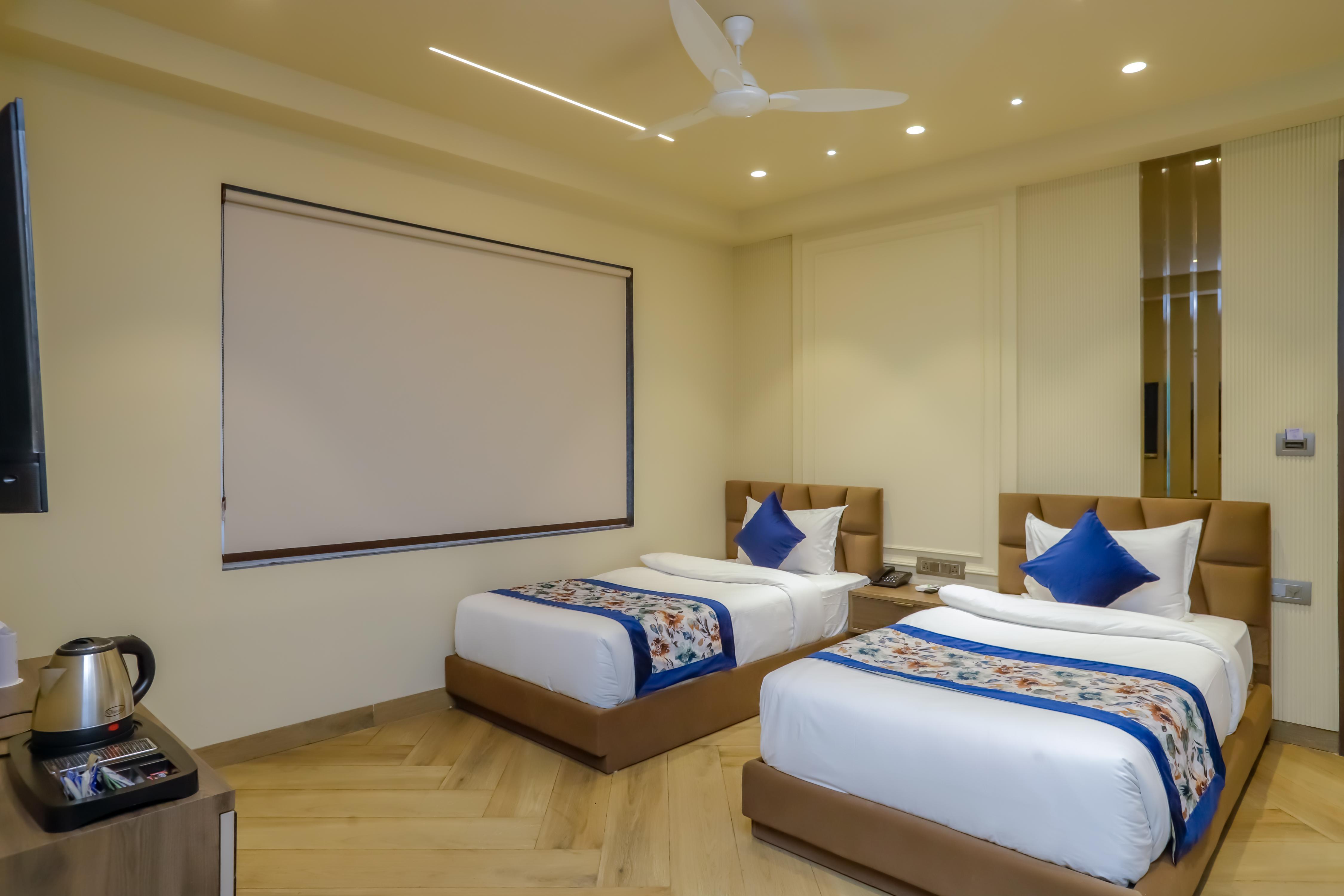 Qotel Signature Coleman @ Janakpuri - Tap to explore photos
