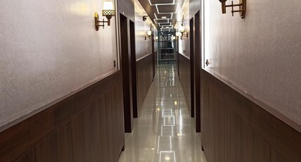 Sandipa Hotel & Restaurant Room Type - DELUXE ROOM - NO VIEW