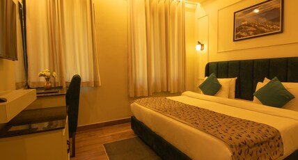 Perfectstayz Premium Westend @ Mall Road Room Type - Deluxe Room