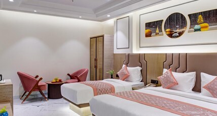 Gold The Royal With Luxurious Rooftop Restaurant Room Type - Family Suite With Window - Perfect For 3-4 Adults Gold The Royal With Luxurious Rooftop Restaurant Room Type - Family Suite With Window - Perfect For 3-4 Adults