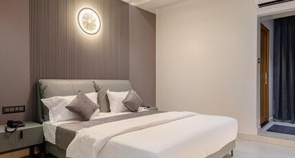 CVRS Hotel Glass Bird Room Type - Deluxe