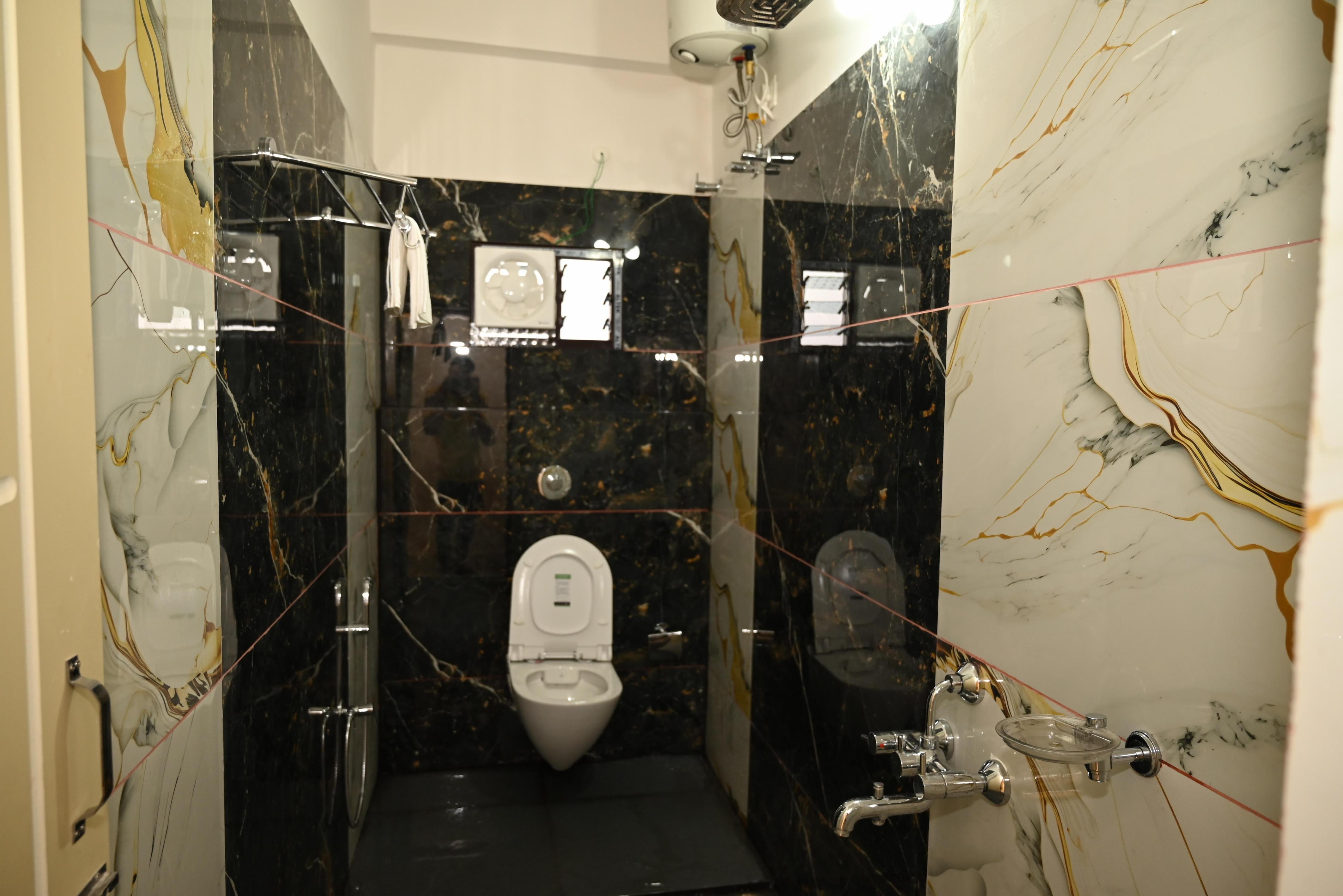 Hotel Ratneshwar Room Type - Deluxe Twin Room