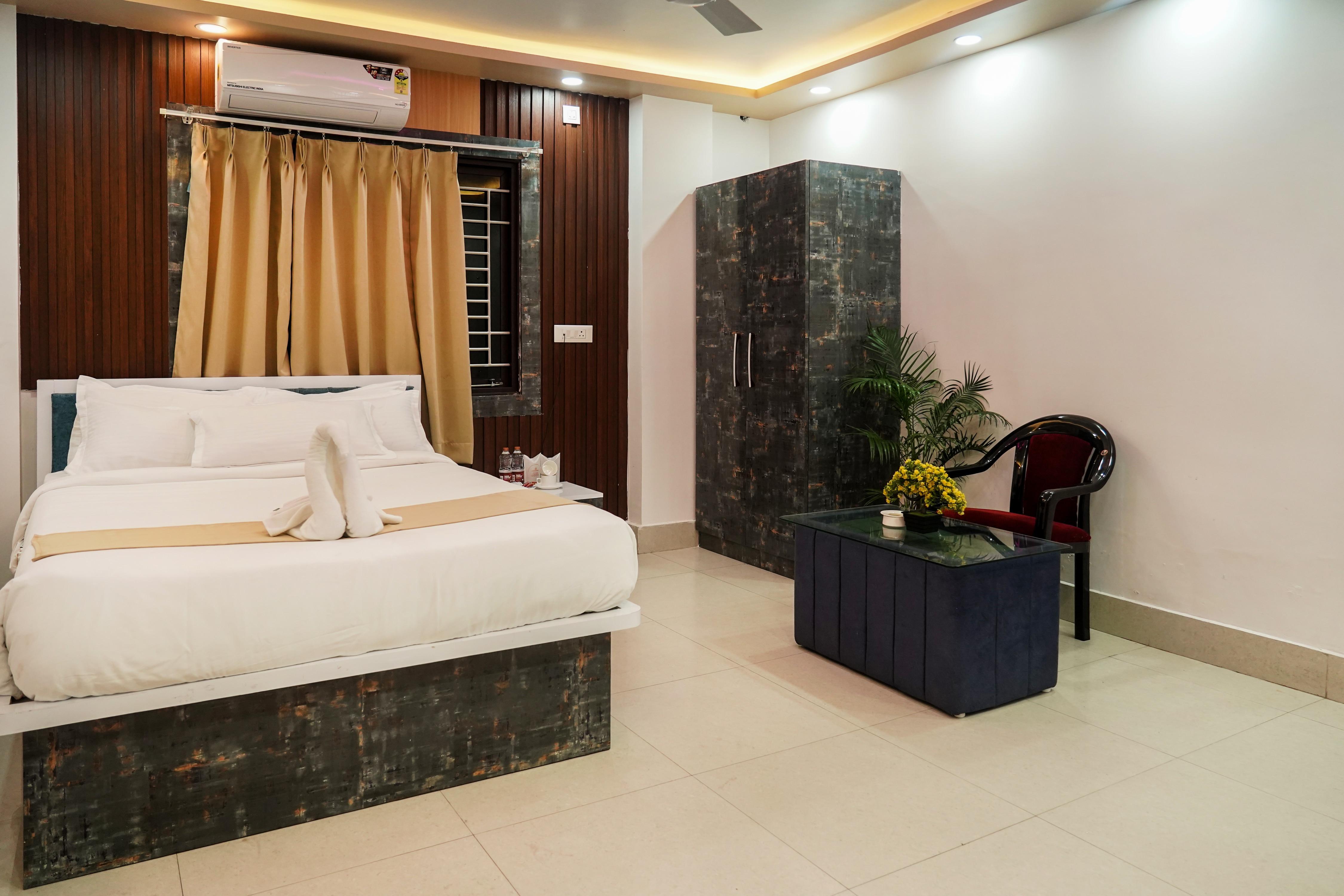 Hotel Ratneshwar Room Type - Standard AC Room