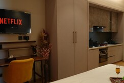 The Vibrant Home  A Luxury Stay