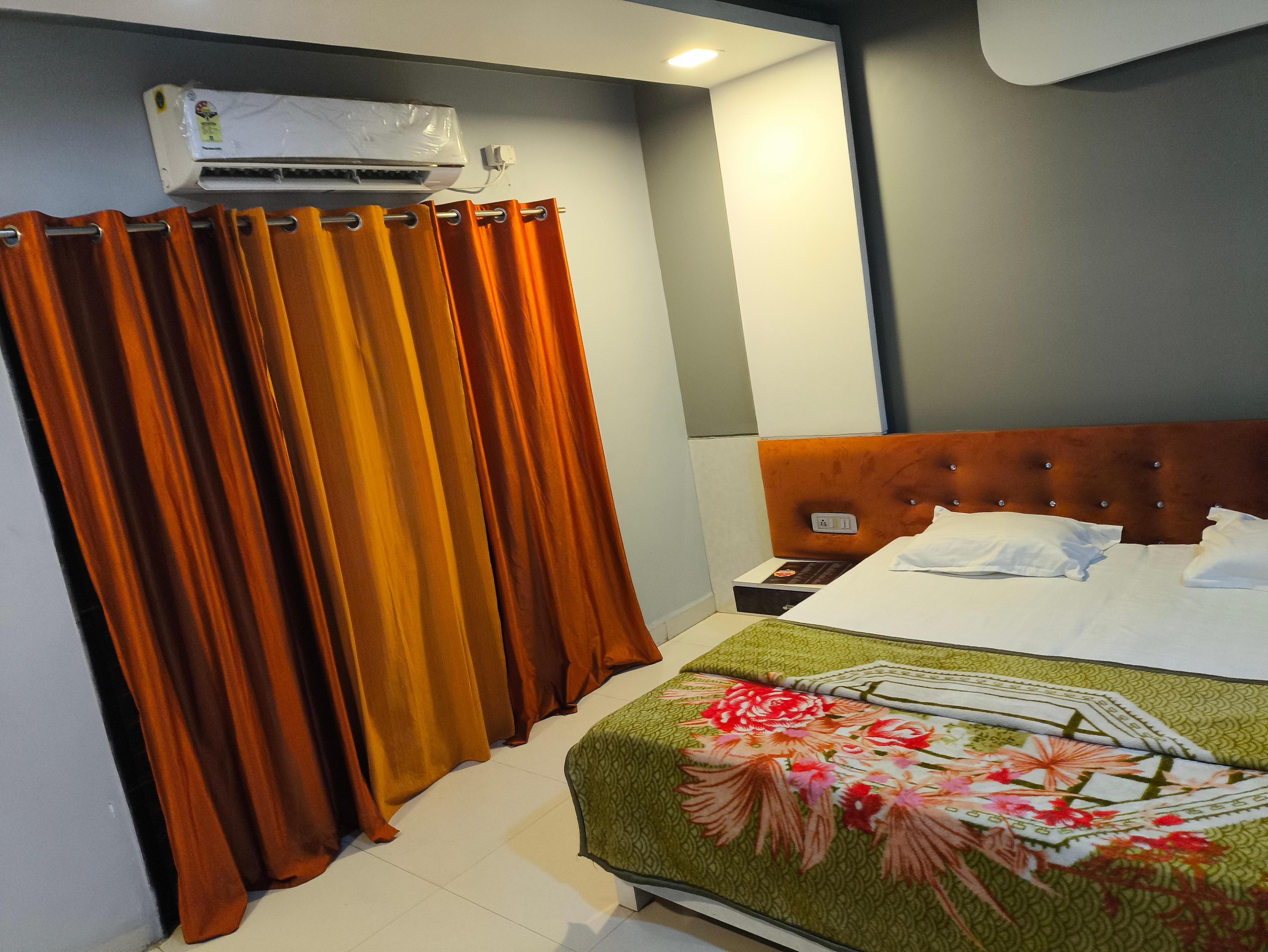 Hotel NFR INTERNATIONALS - Tap to explore photos