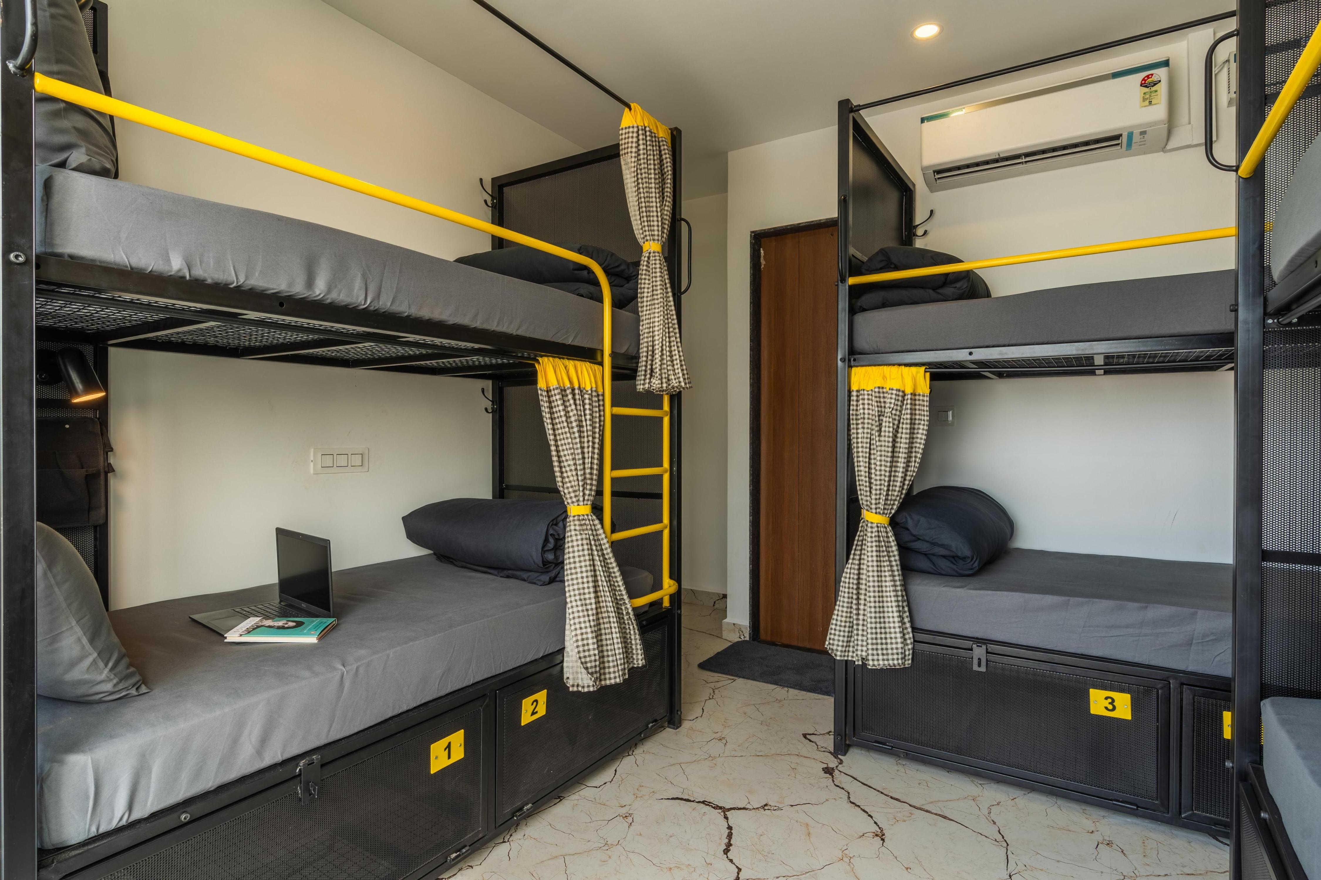 The Hosteller Goa, Mandrem Room Type - Bed in 6 Bed Mixed Dormitory with Sea View