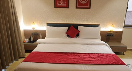 The Grand Meera Bhagvati Resort Room Type - Deluxe King Bed Room