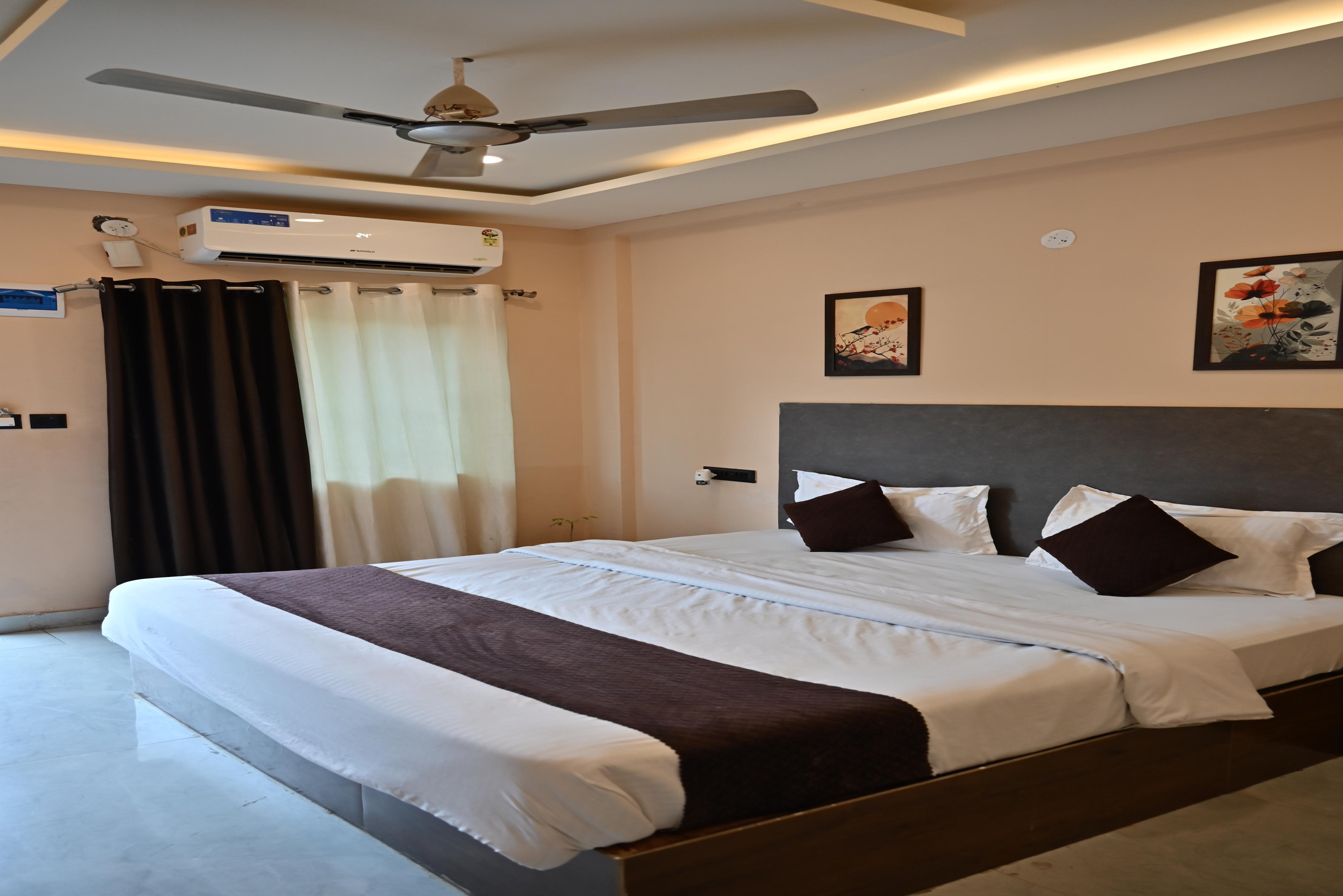 The Chamunda Palace Room Type - Deluxe Room 3