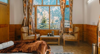 Dormigo Manali Room Type - Double Room with Mountain View