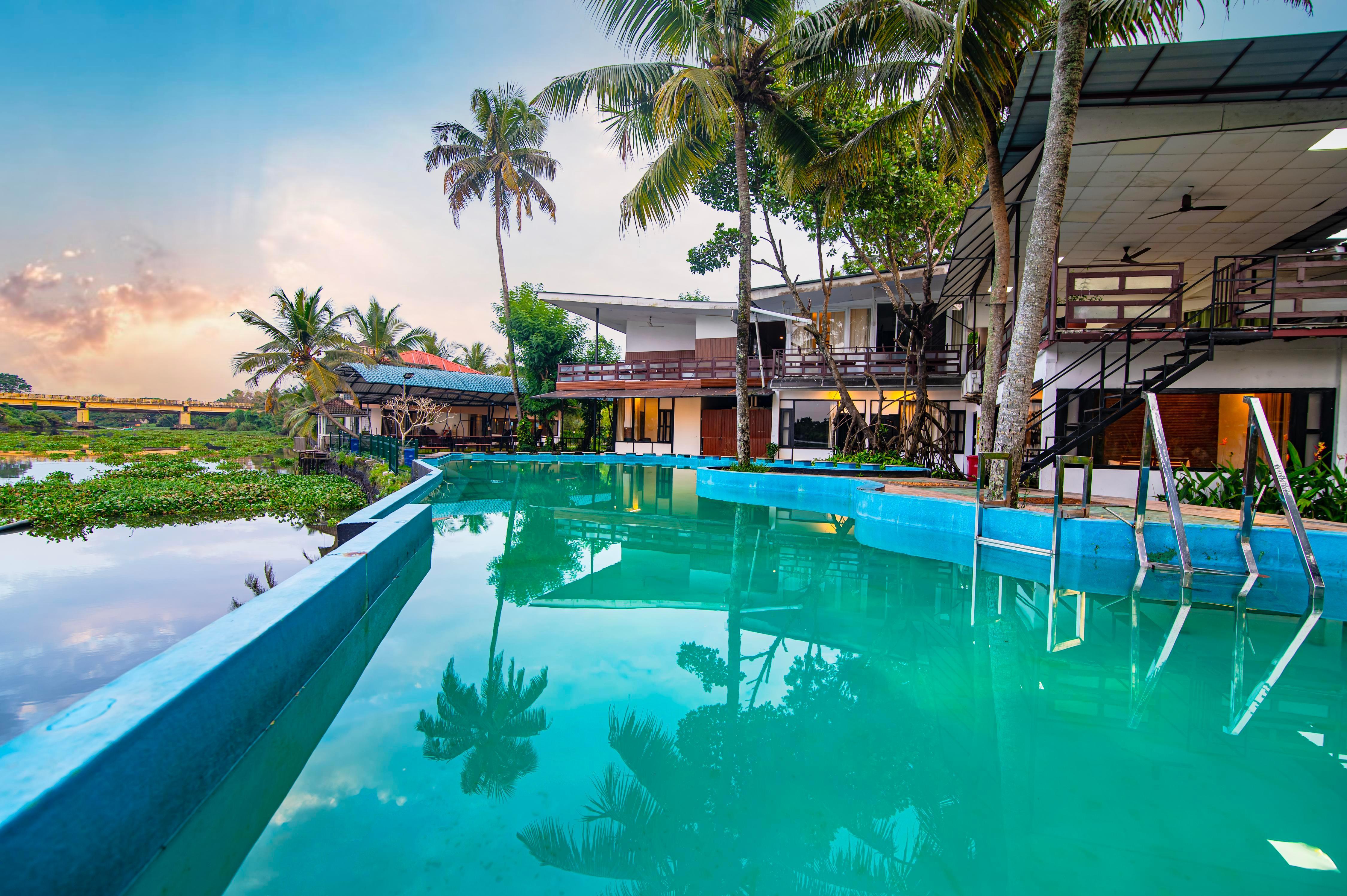 Mia Riaan Lake View Resort