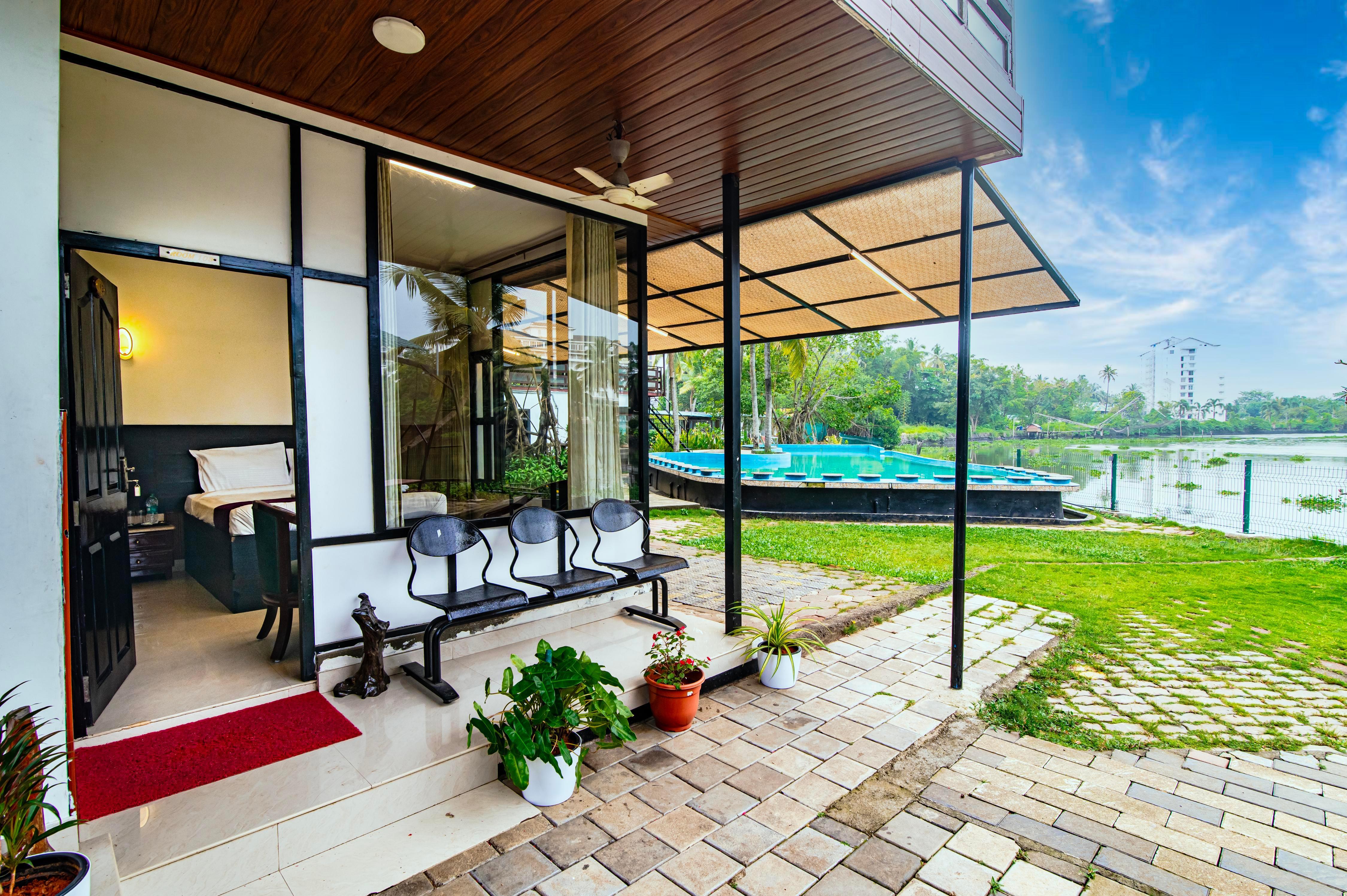 Mia Riaan Lake View Resort - Tap to explore photos