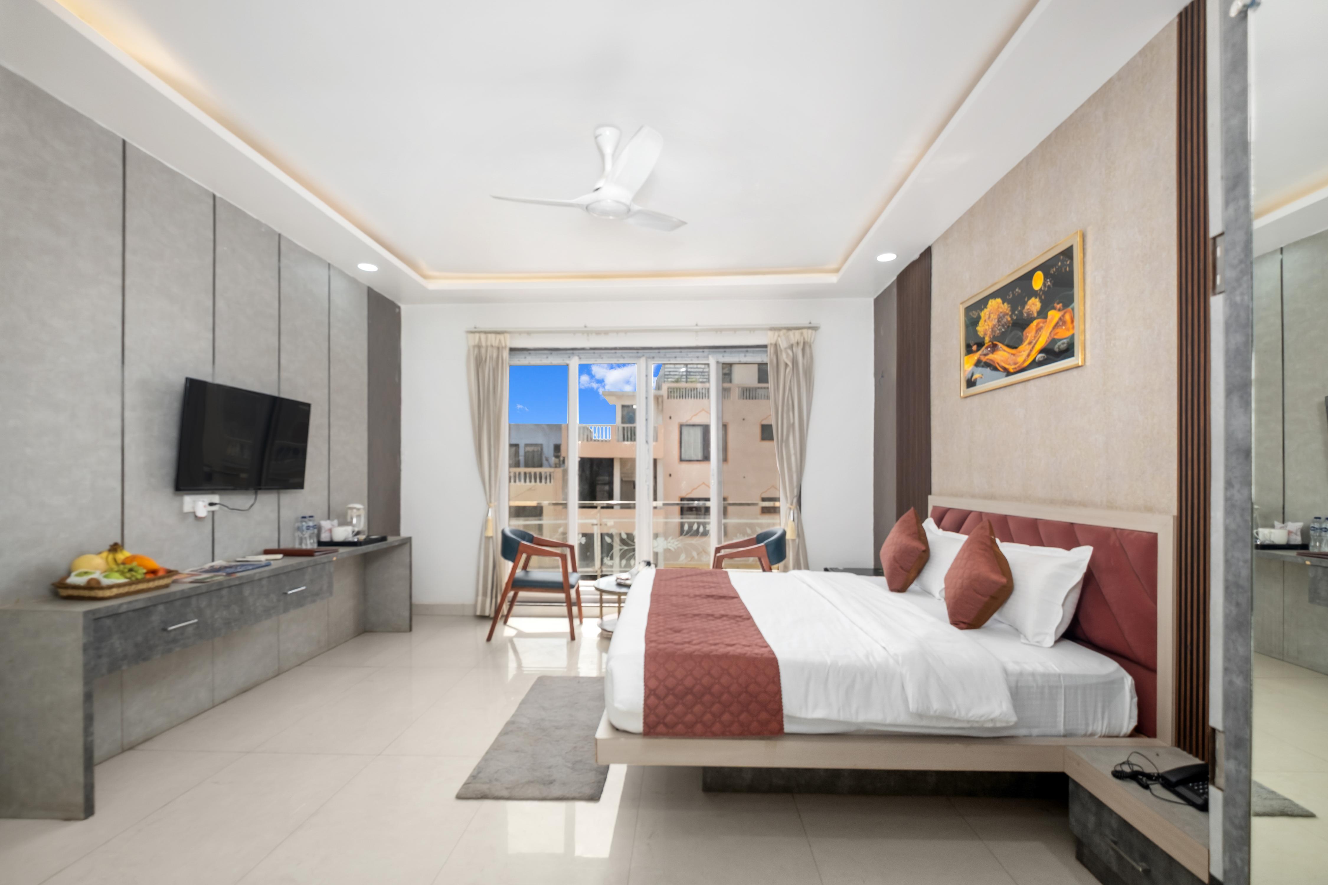 Continente Inn, Ayodhya - Tap to explore photos