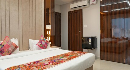 Tripli Hotels Evara Inn Room Type - Deluxe Room