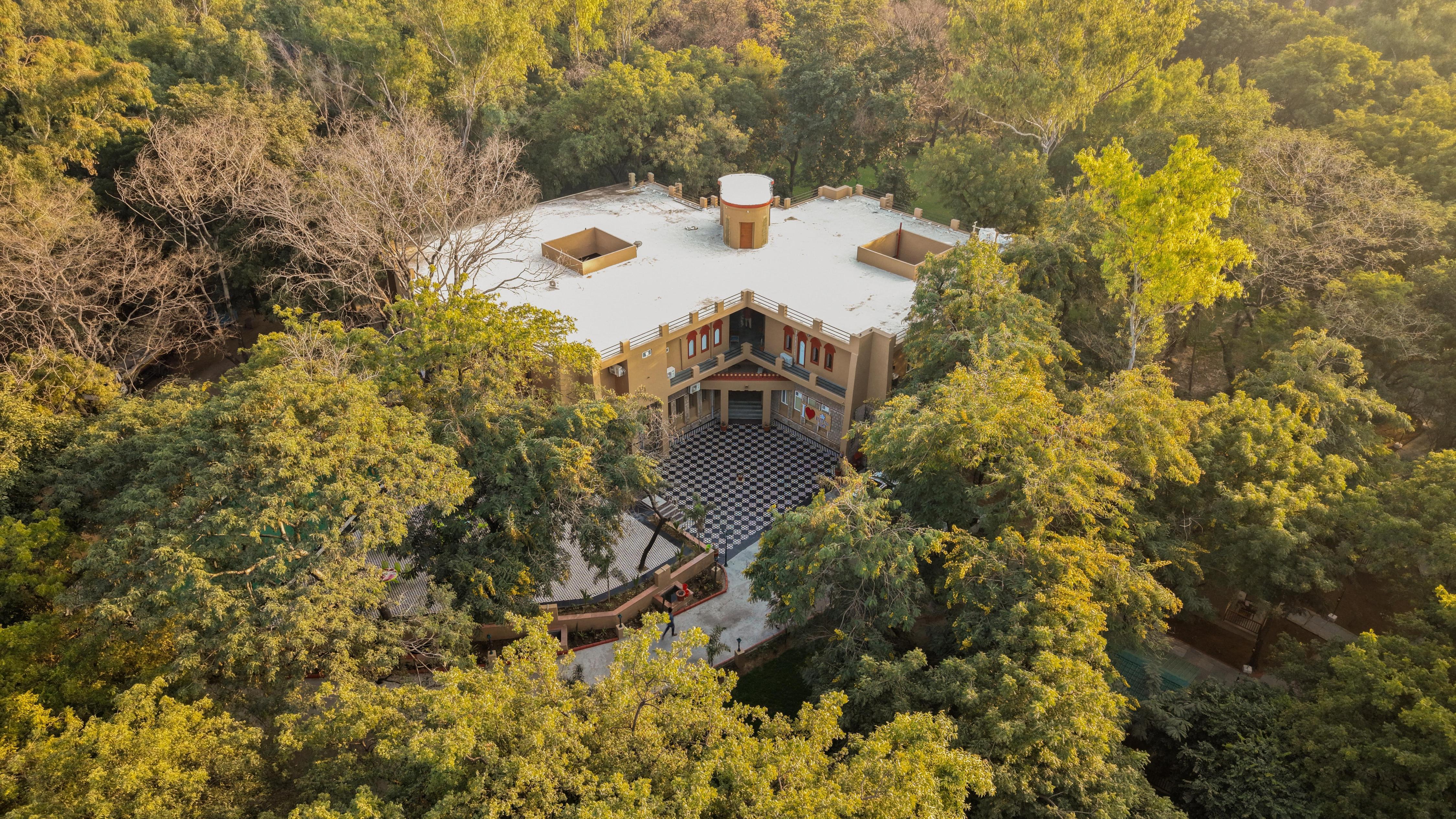 Estherea Bagh Ranthambhore Tiger Territory - Tap to explore photos