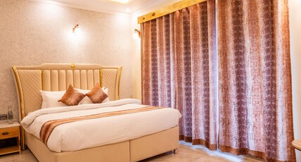 Golden Oak by The Lake Hill Room Type - Bliss Room Lake facing with Balcony Golden Oak by The Lake Hill Room Type - Bliss Room Lake facing with Balcony