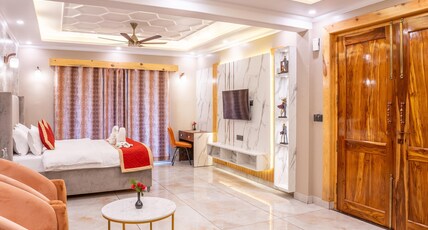 Golden Oak by The Lake Hill Room Type - Premium Bliss Room Golden Oak by The Lake Hill Room Type - Premium Bliss Room