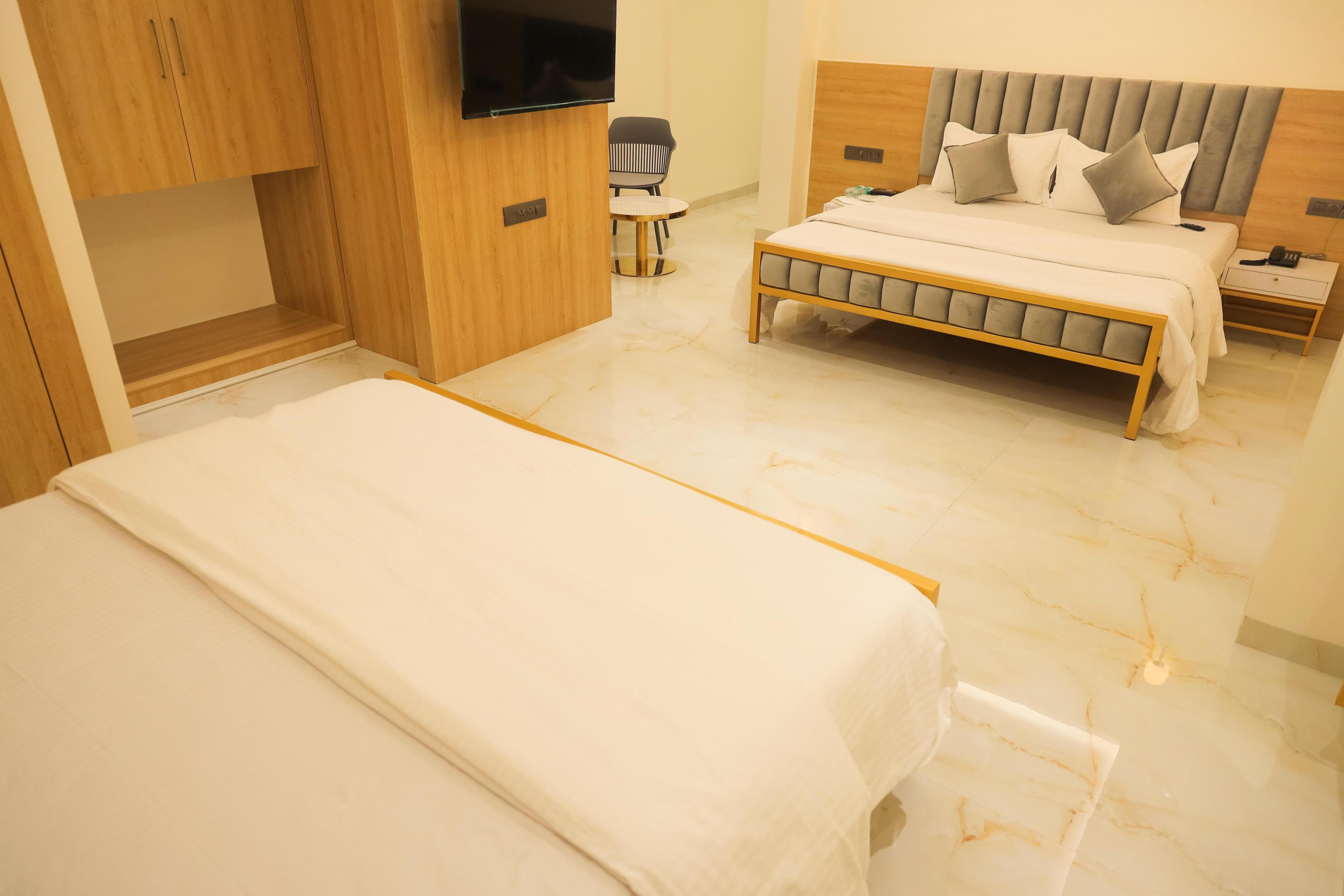 Krushiraj Lodge Room Type - FAMILY ROOM