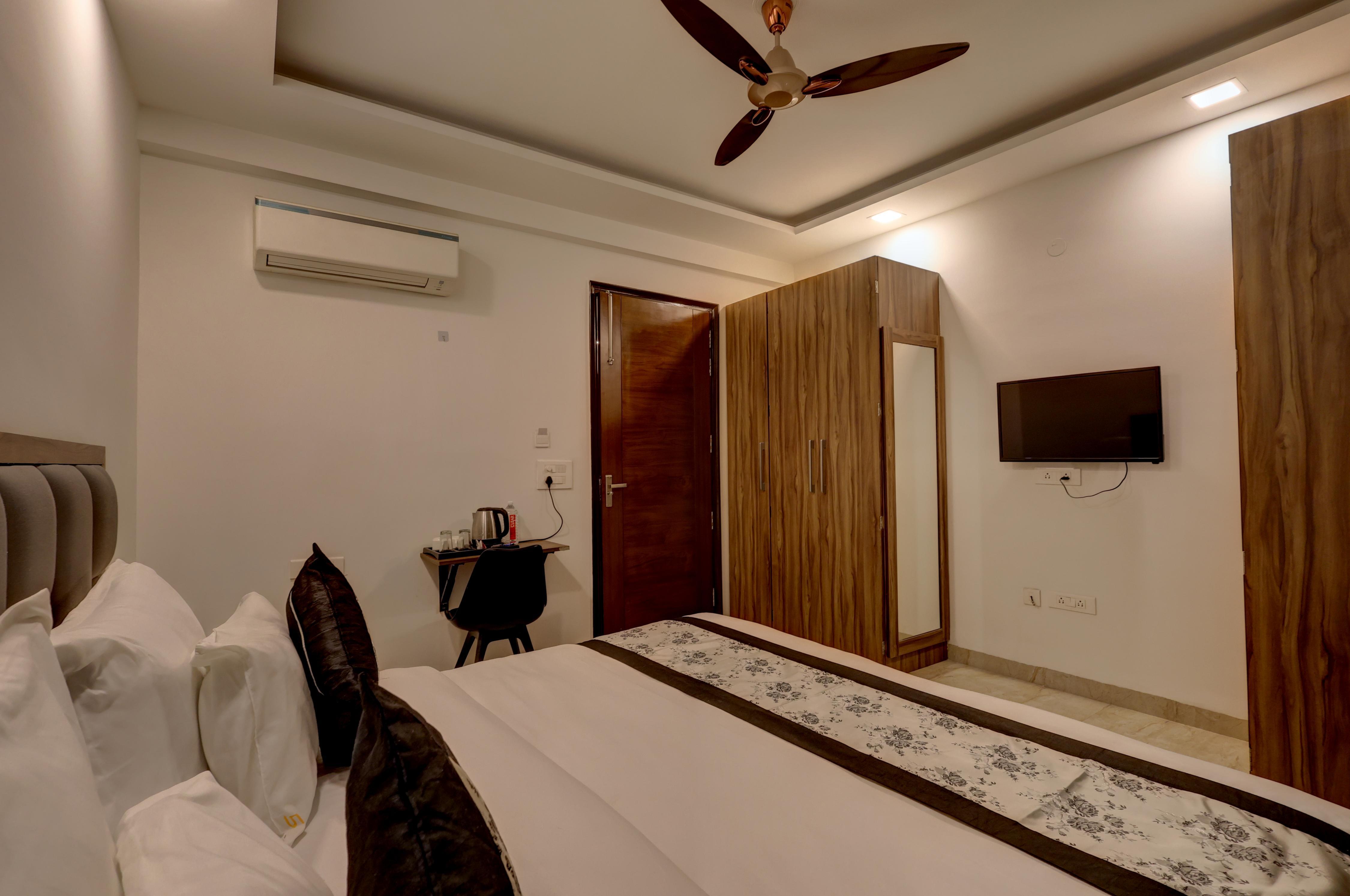 Hotel GreySky Medicity Gurgaon - Tap to explore photos