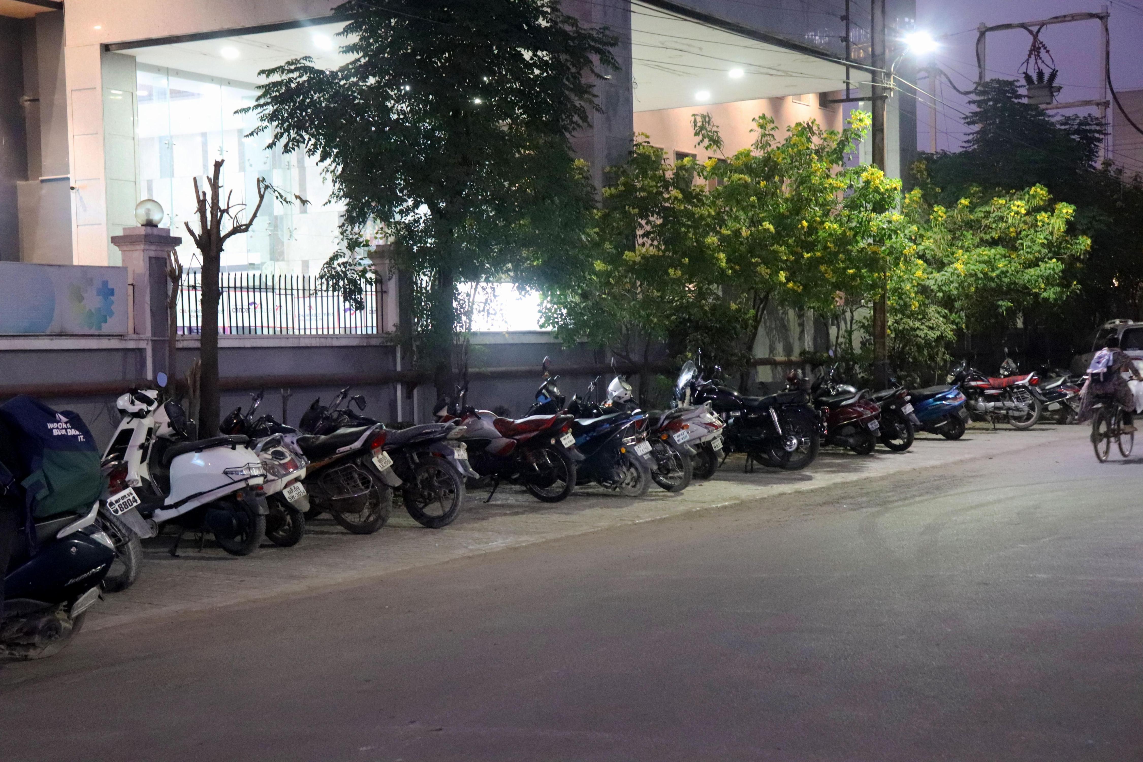 Hotel Pravasa Stay, Dewas Naka - Tap to explore photos
