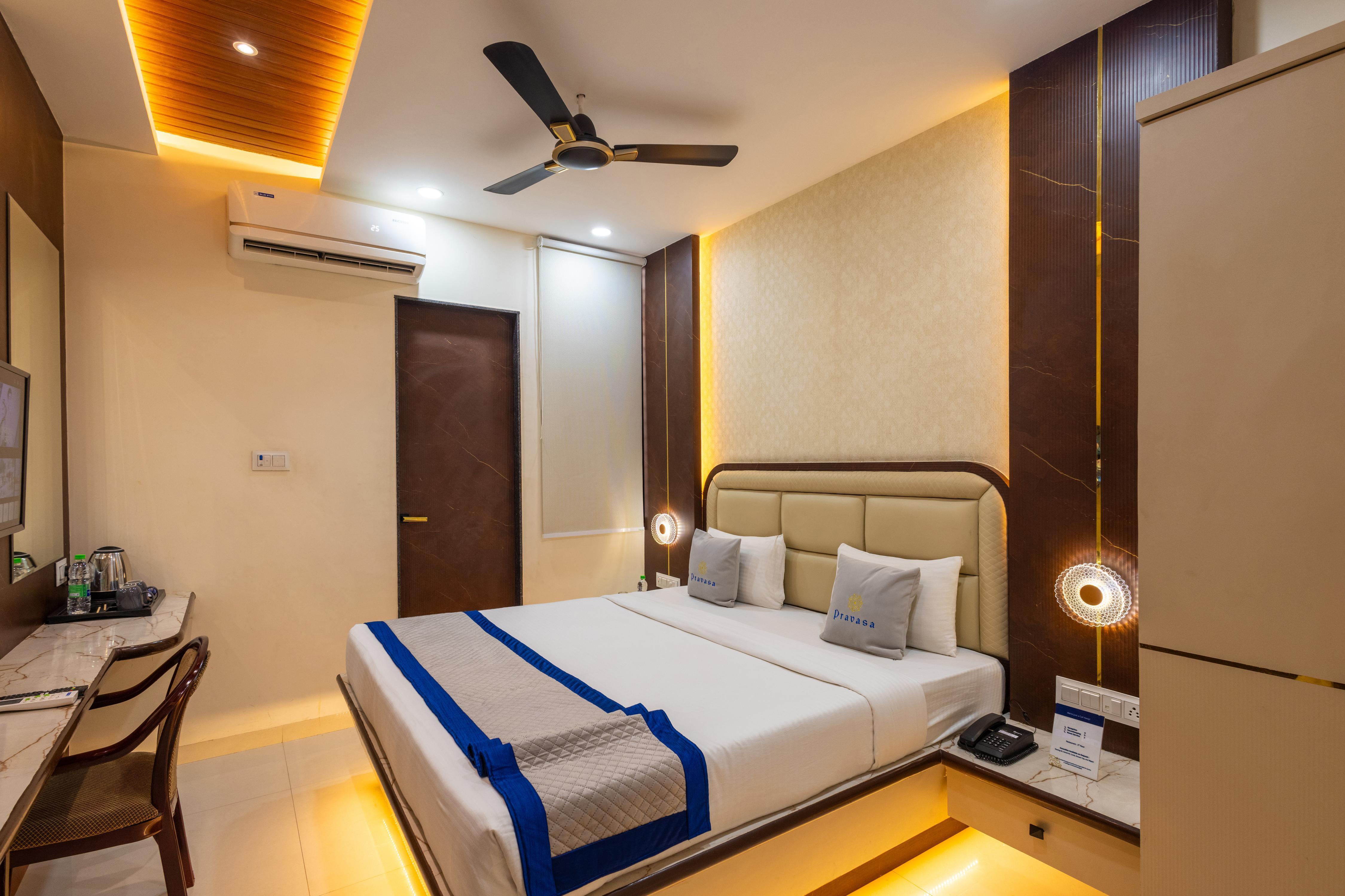 Hotel Pravasa Stay, Dewas Naka - Tap to explore photos