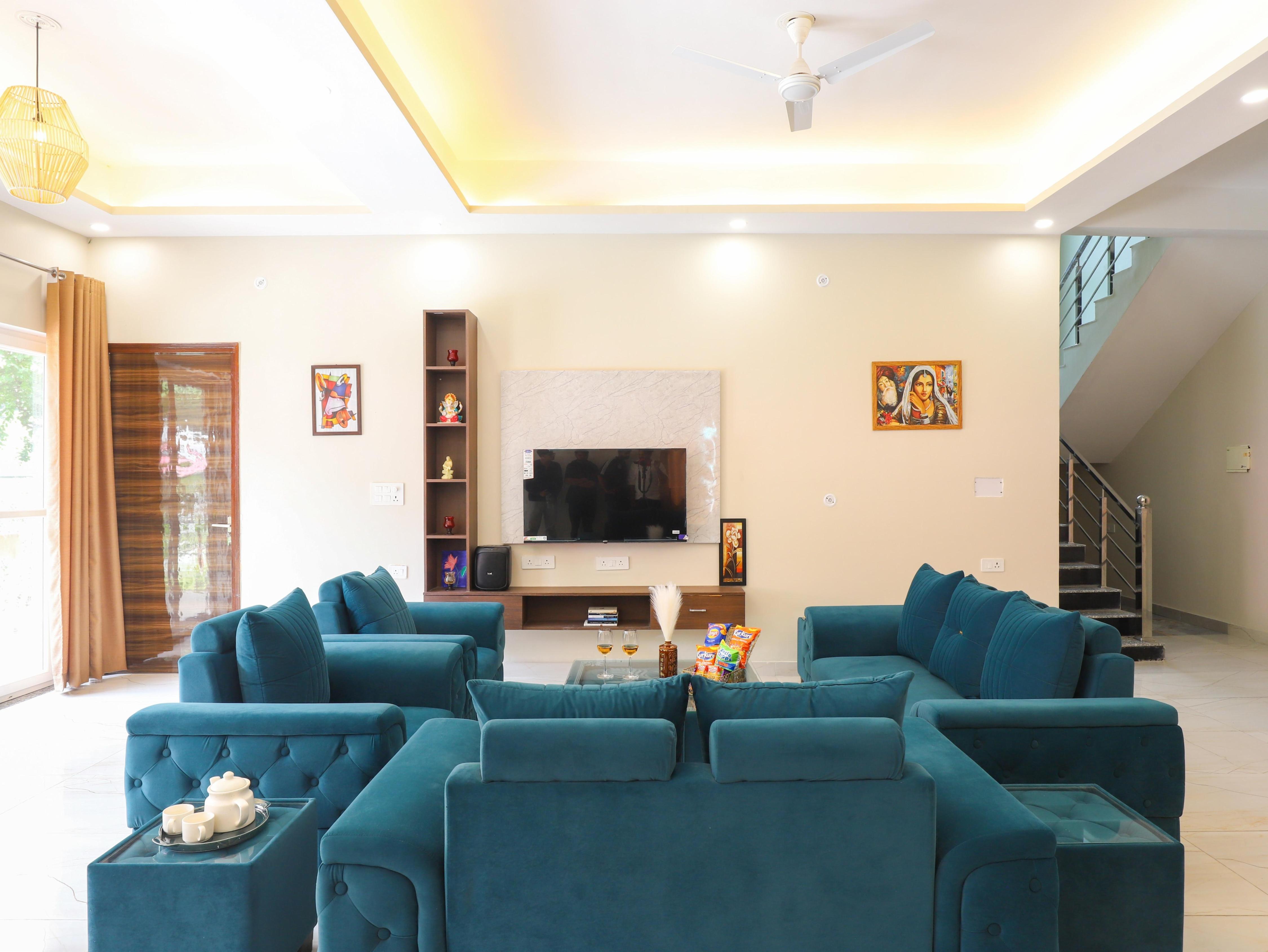 Luxe 3 BHK Villa with Lush Garden & Gazebo in Bhimtal - Tap to explore photos