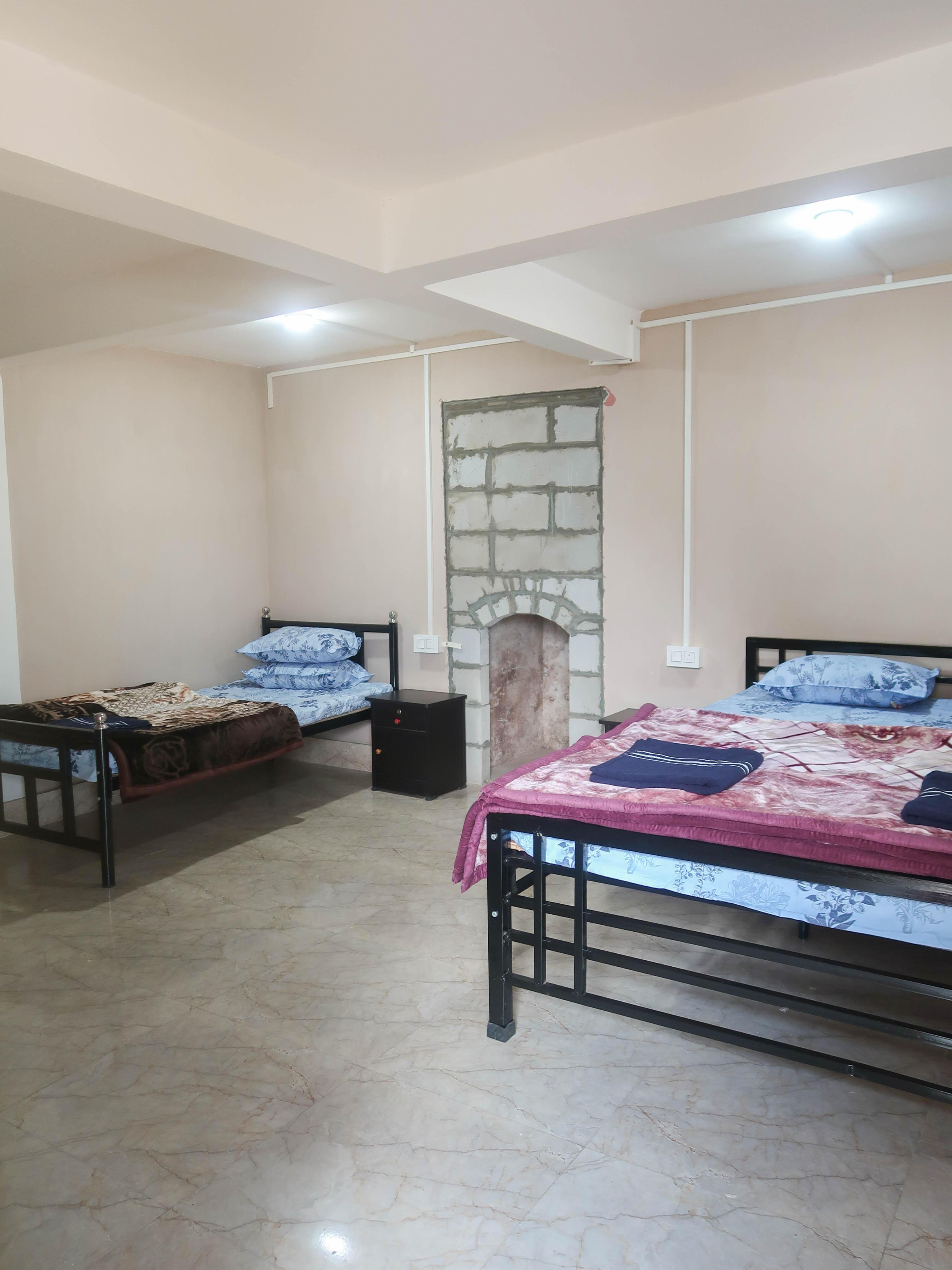Yellow Moon Homestay Room Type - Bedroom 3
