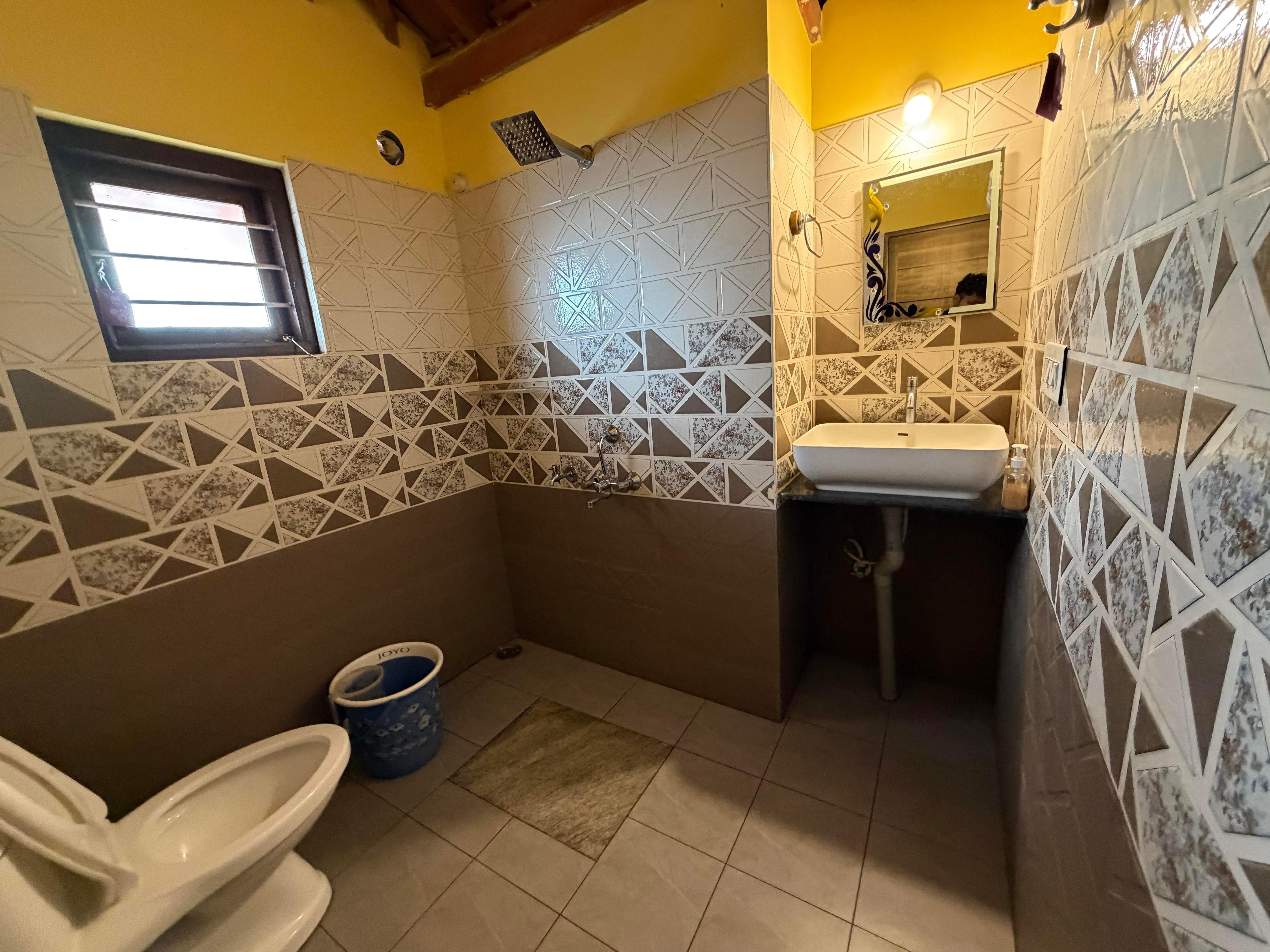 Deepa Comforts and Homestay - Tap to explore photos