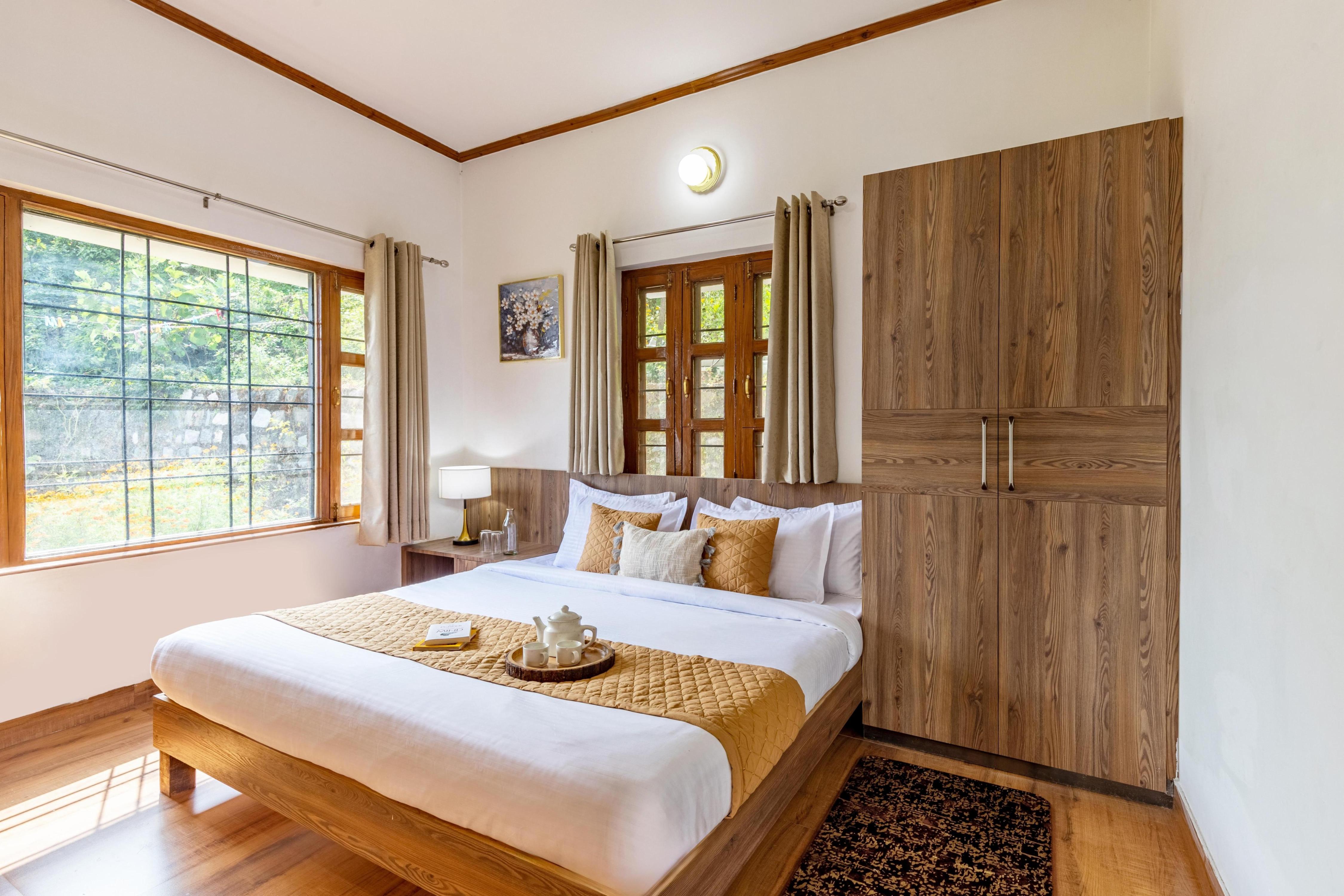 Luxe 3 BHK Villa with Cosy living space - Tap to explore photos