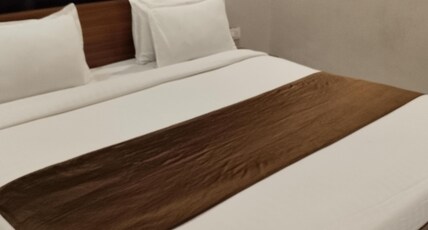 Hotel Golden Glory Room Type - Deluxe AC Room
